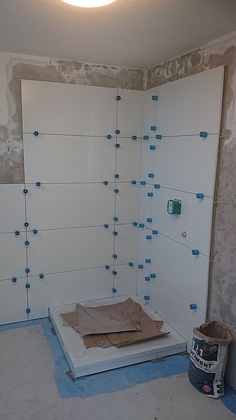 Nivelliersystem an Wand